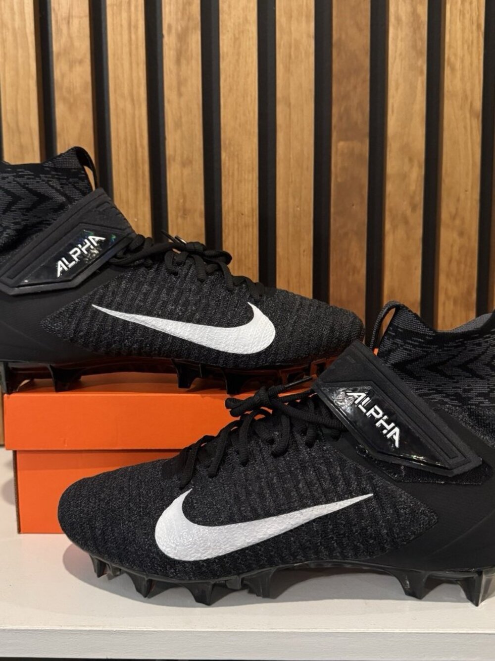 SIZE 11.5 WIDE FIT - Nike Alpha Menace Elite 2 Flyknit Football Cleat BV3298-001